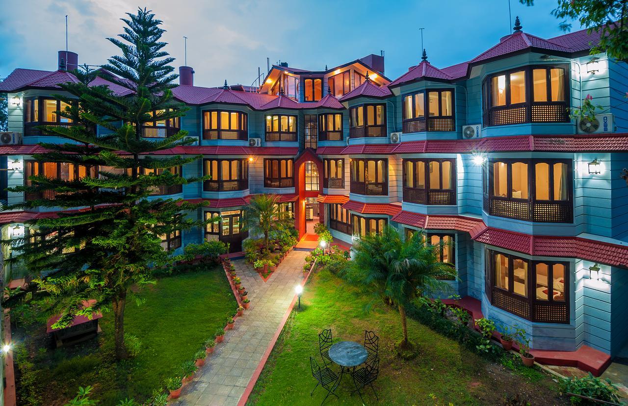 Hotel Candle Inn Pokhara Exteriör bild