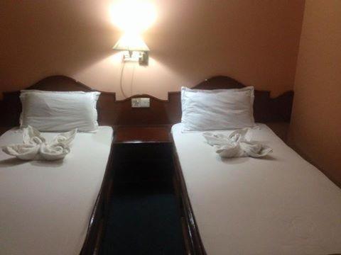 Hotel Candle Inn Pokhara Exteriör bild